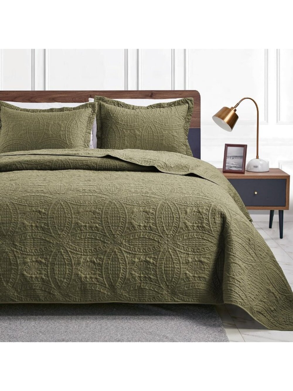 King Size Green Quilt Bedding Set - Lightweight Summer Bedspread & Pillow Shams